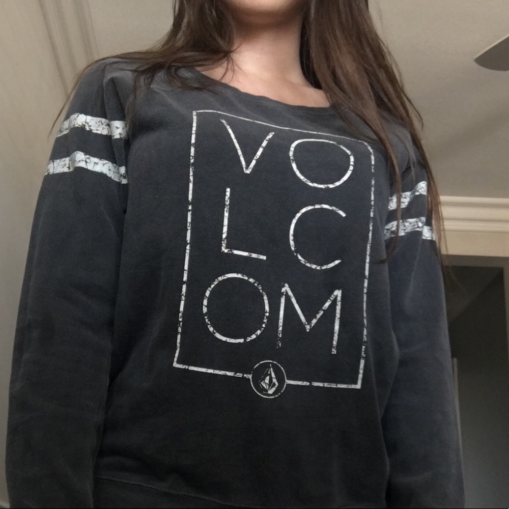 long sleeves gray volcom sweater